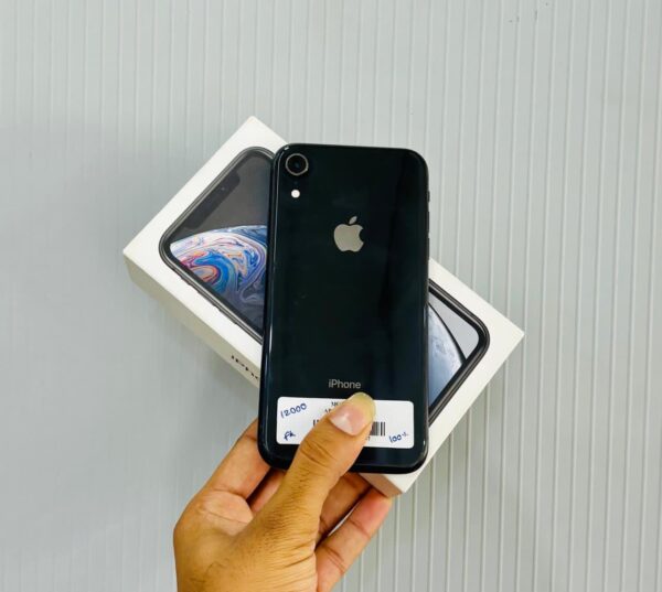 IPHONE XR - 64 GB